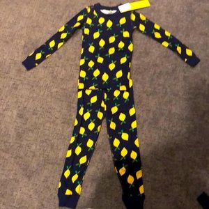 Brand new size 110 Hanna Andersson pajamas with darling lemon print!